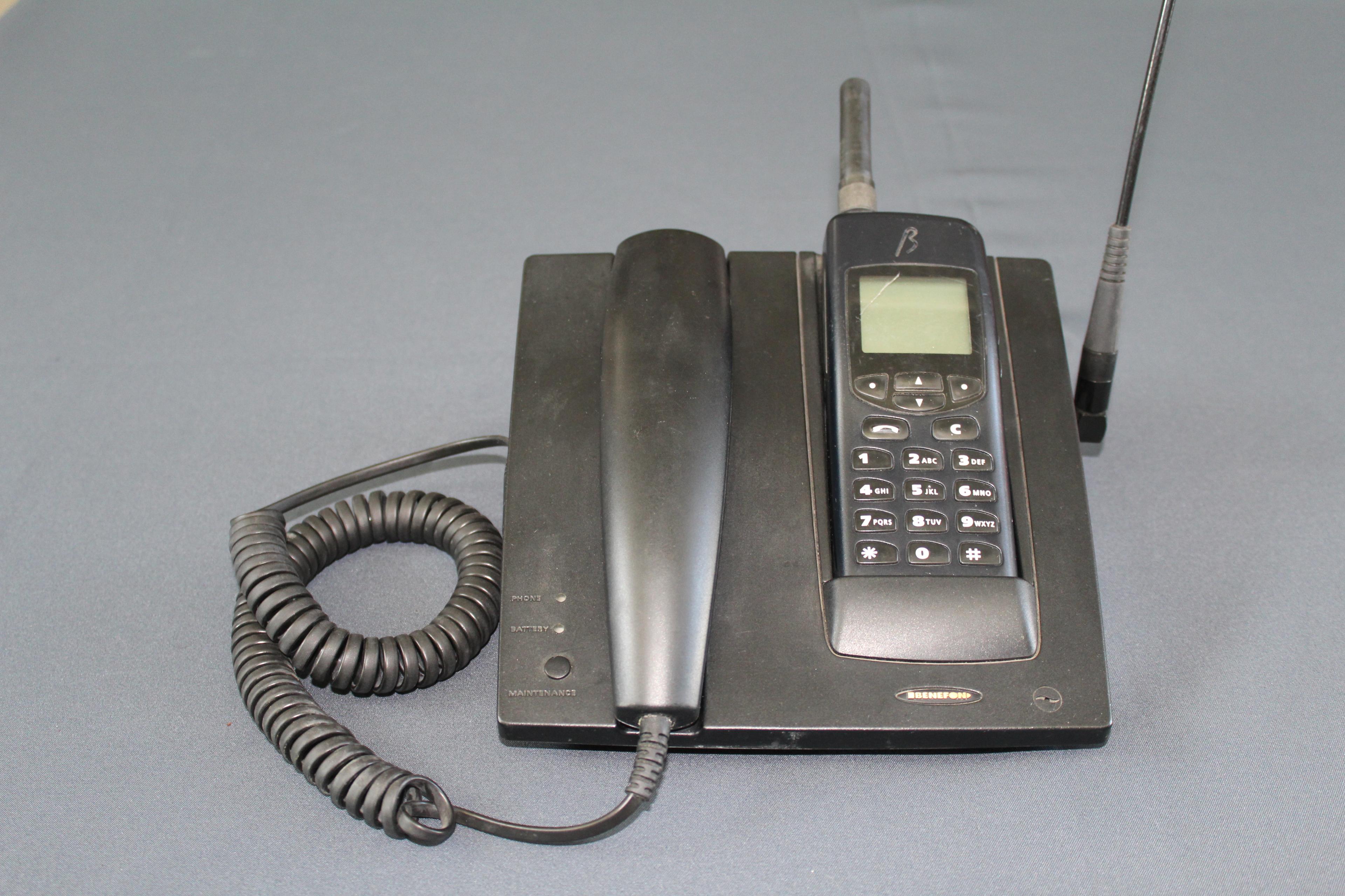 Аппарат телефонный стационарно-мобильный BENEFON стандарта NMT