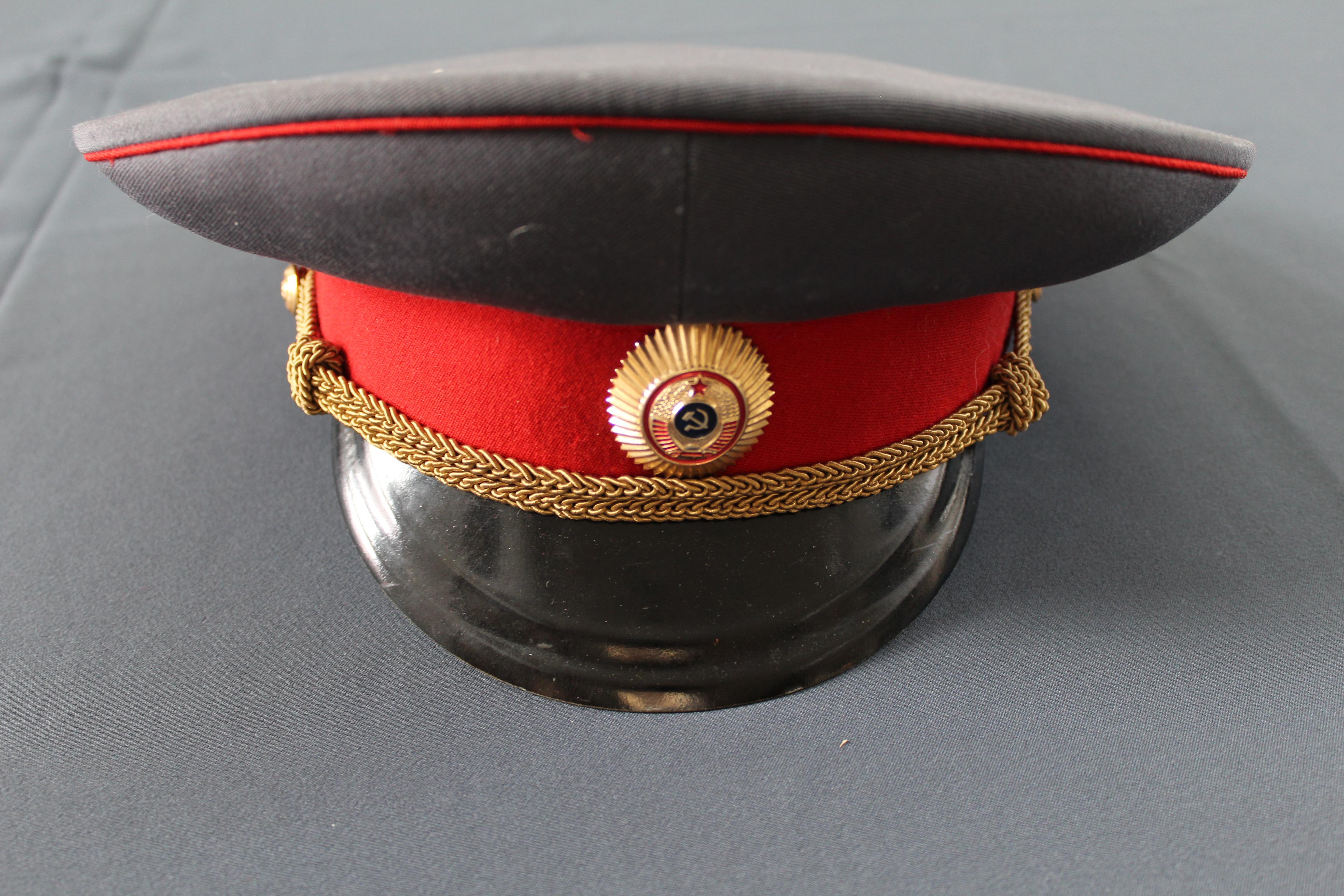 Фуражка милицейская старшего и среднего начсостава (образца 1969 гг)