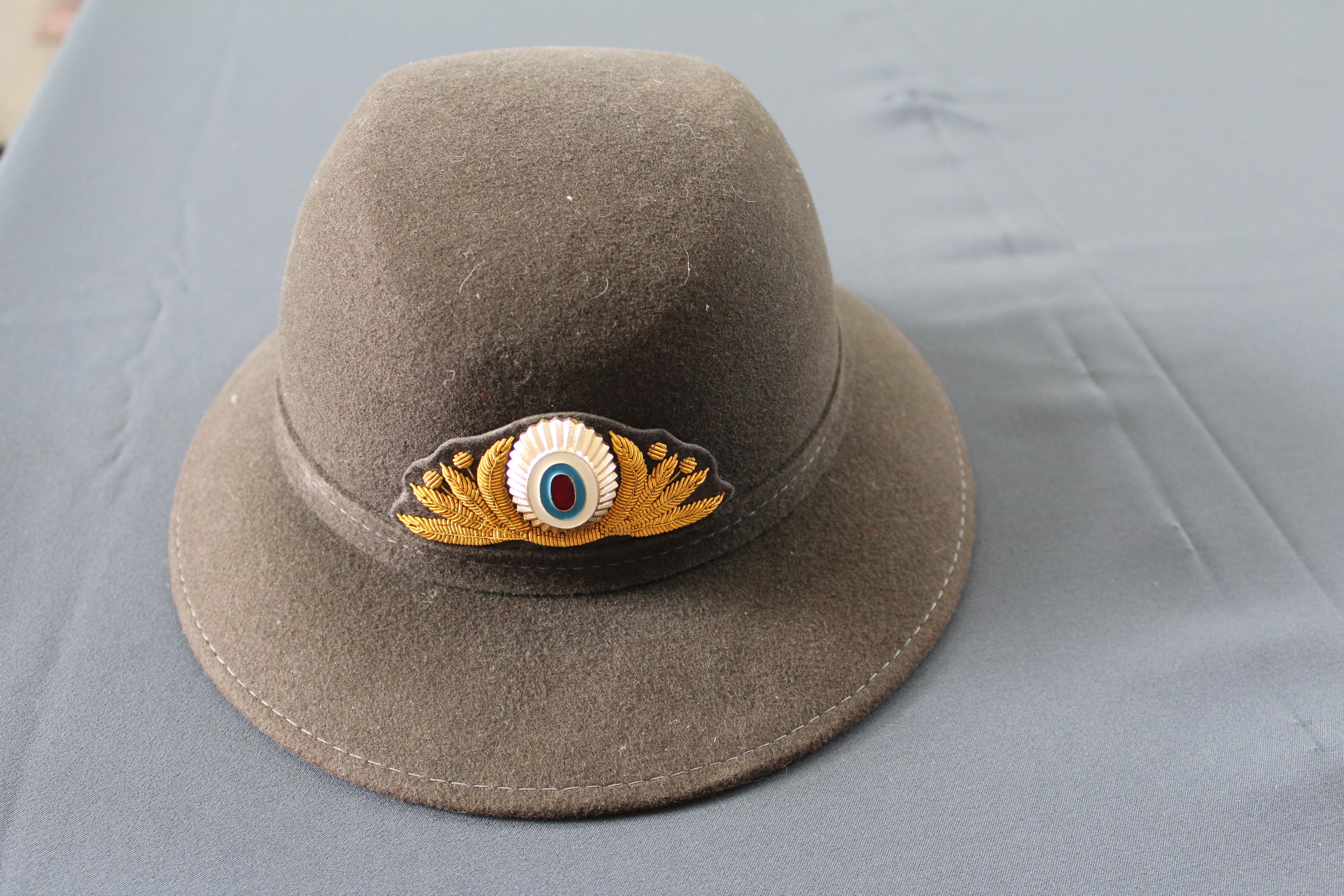 Женский форменный милицейский головной убор (образца 2010-2011 гг)